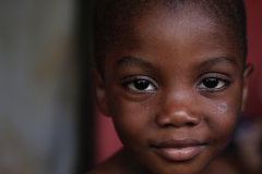 Foto: Steffen Jensen | Min nabos lille søn i landsbyen Nnudu i Ghana hvor jeg boede i 10 dage under et fotoptojekt.